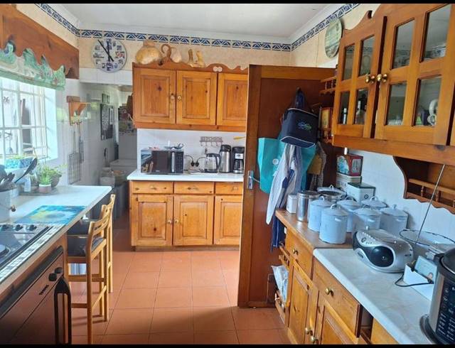 3 BEDROOM HOUSE FOR SALE IN VAN RIEBEECK PARK